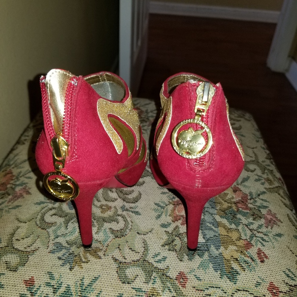 Apple bottom shoes